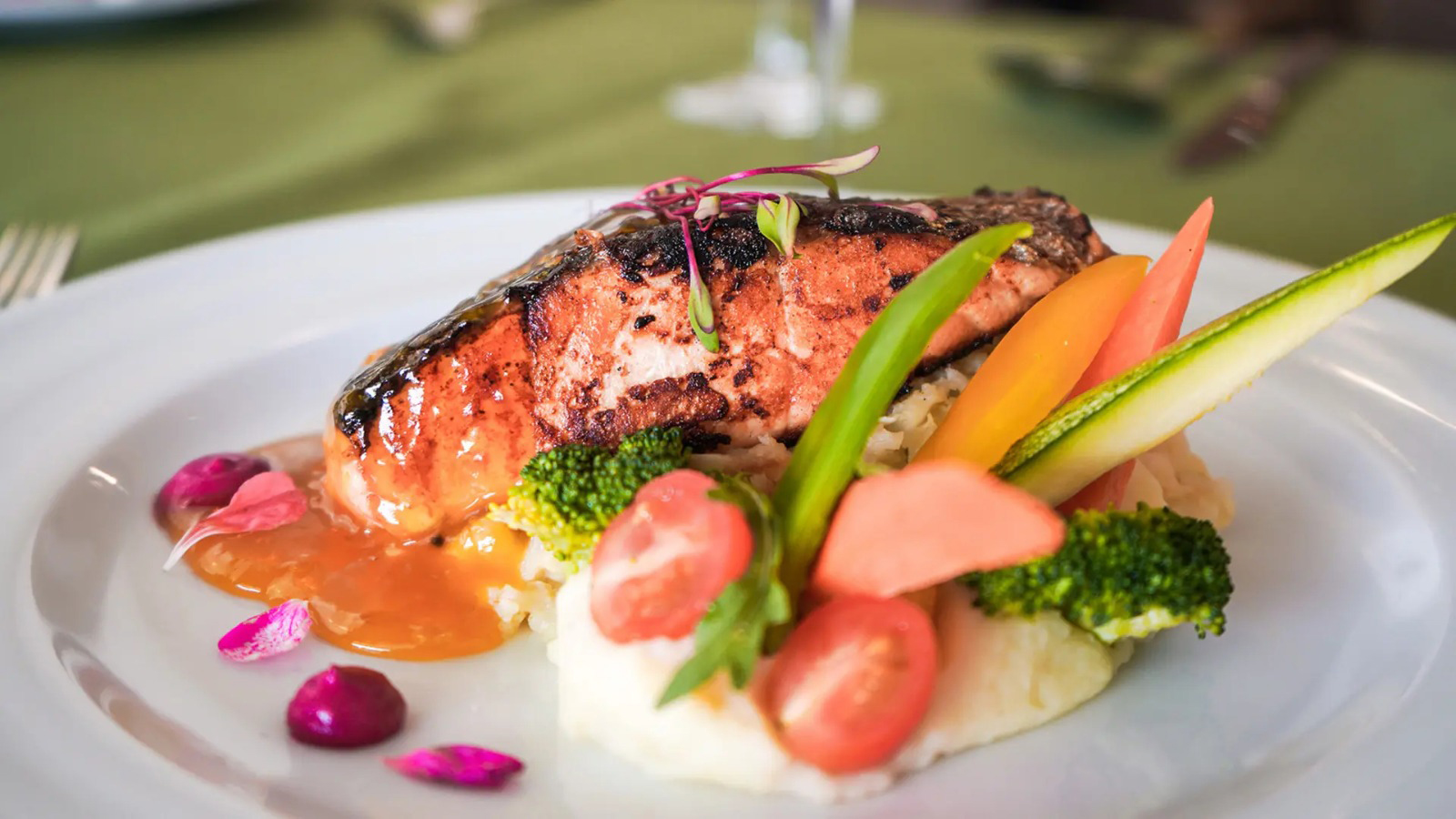 International specialty at the Pelican Restaurant, Hotel Pacific Palace in Mazatlán
